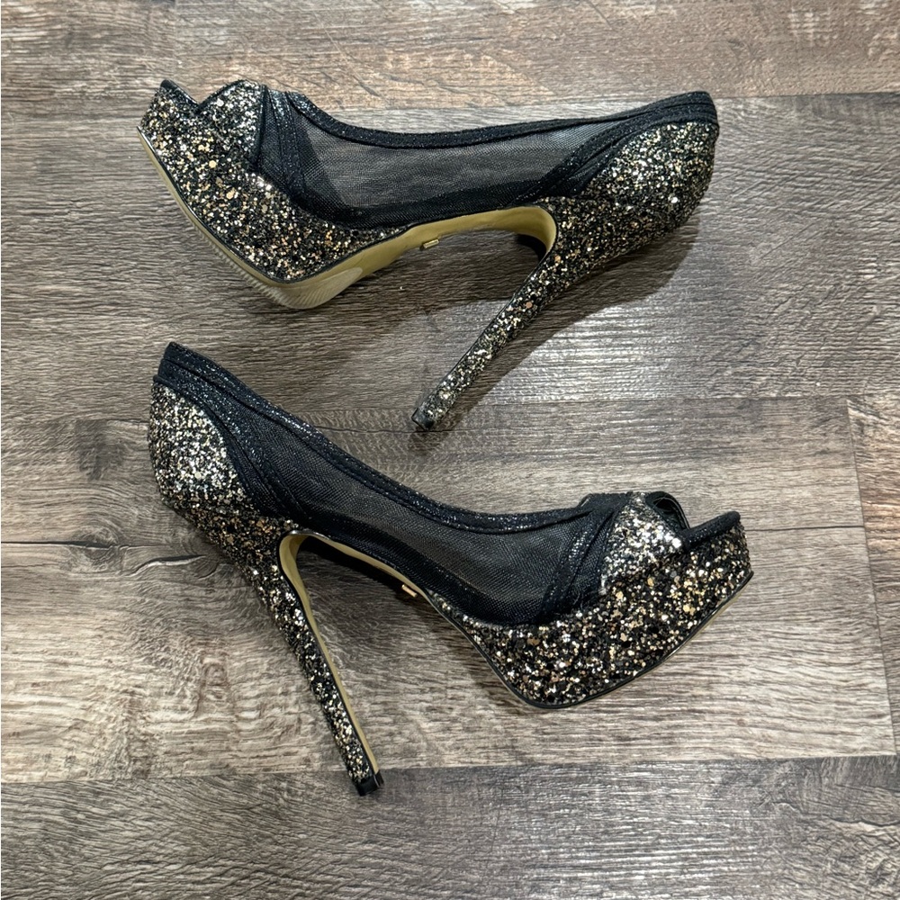 Bebe Elegant‎ Black and Gold Glitter Heels